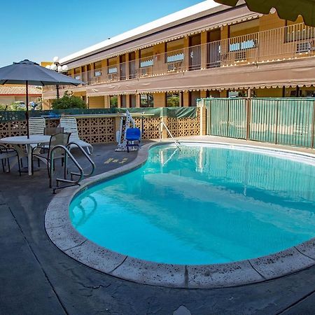 Townhouse Inn And Suites Brawley Kültér fotó