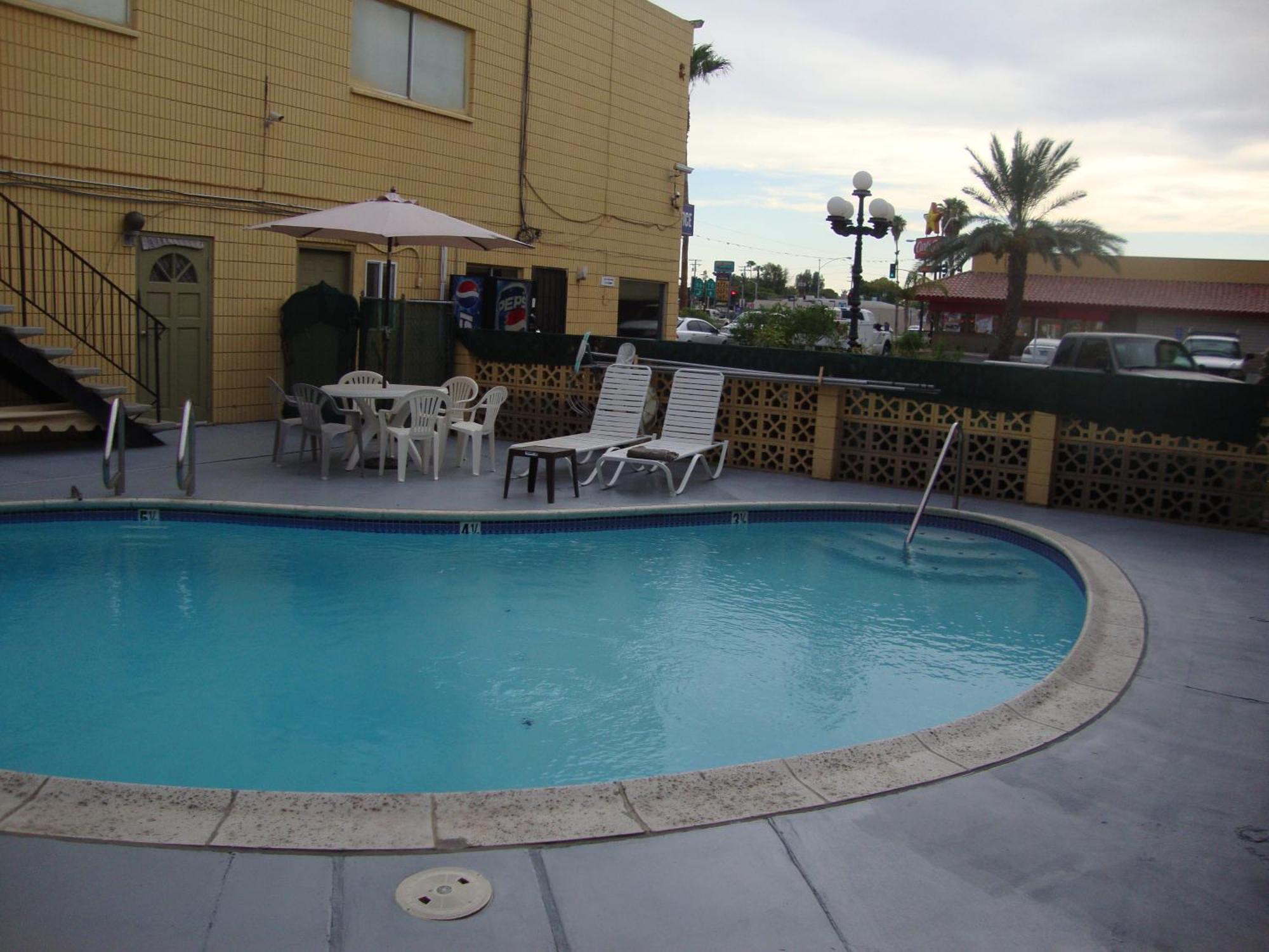 Townhouse Inn And Suites Brawley Kültér fotó