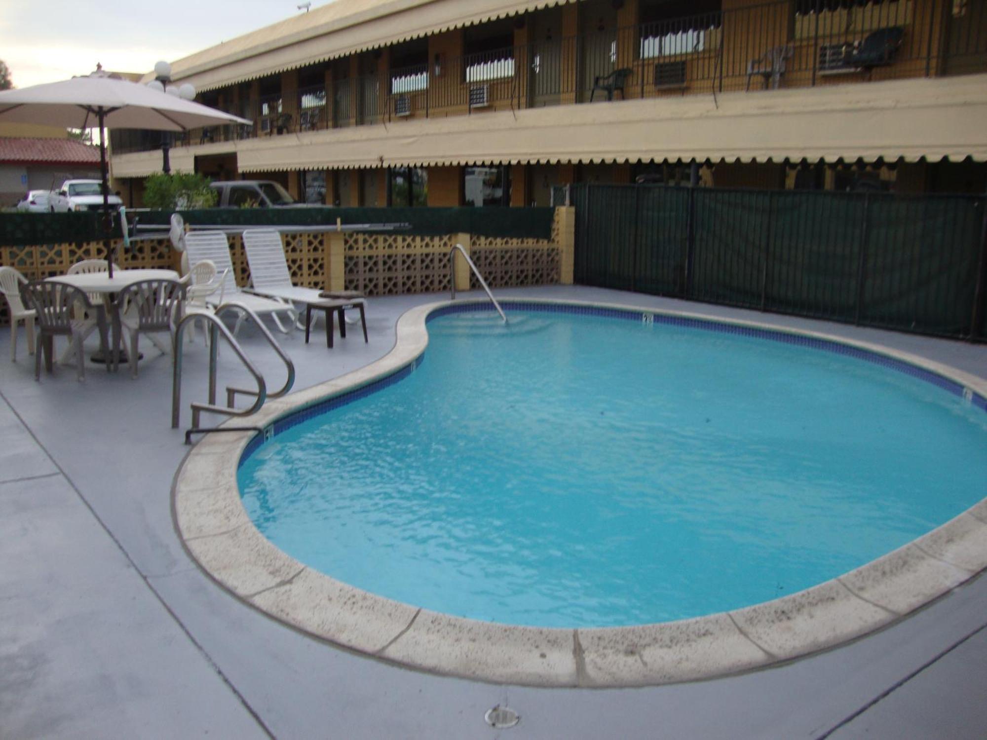 Townhouse Inn And Suites Brawley Kültér fotó