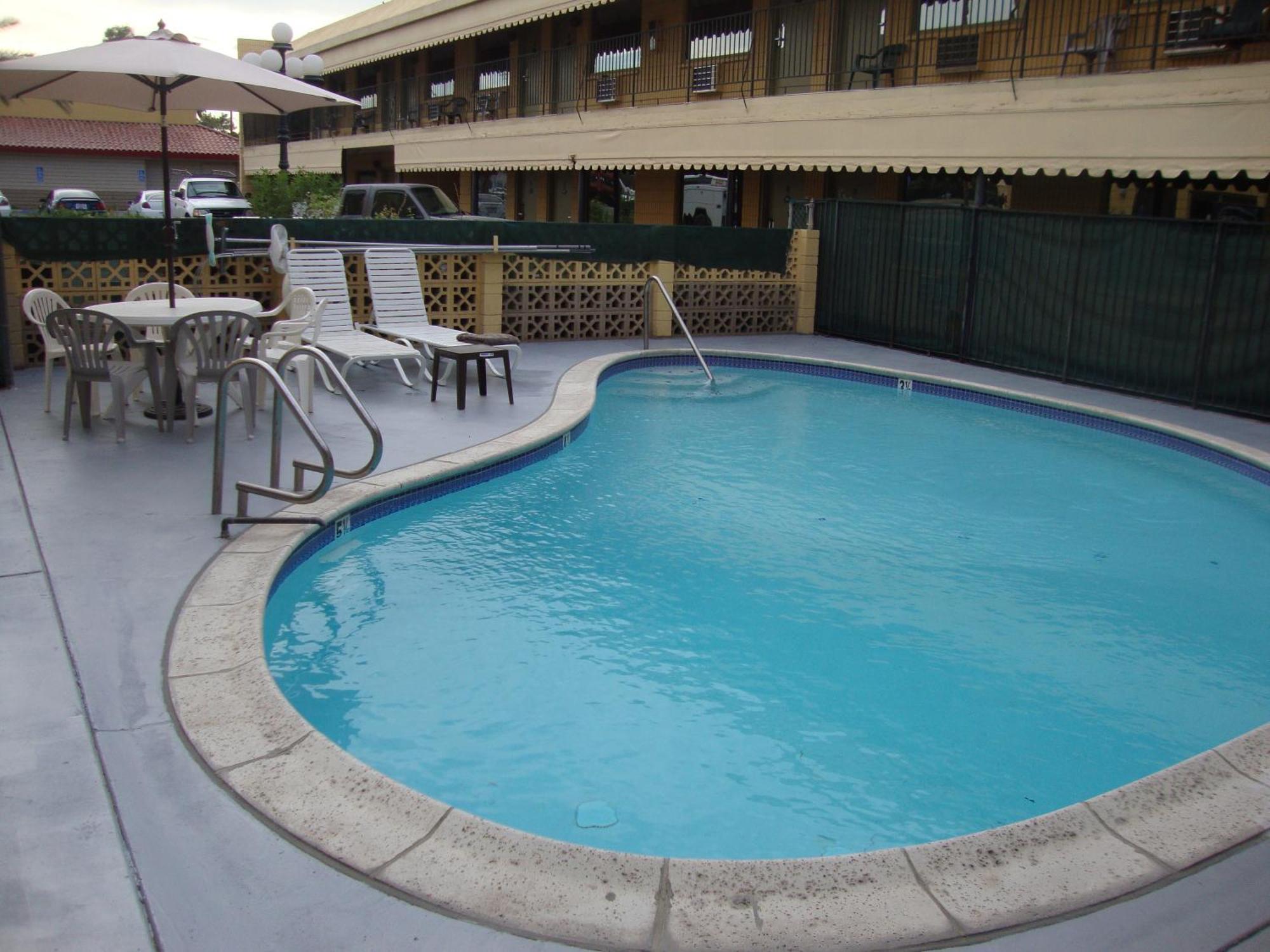 Townhouse Inn And Suites Brawley Kültér fotó