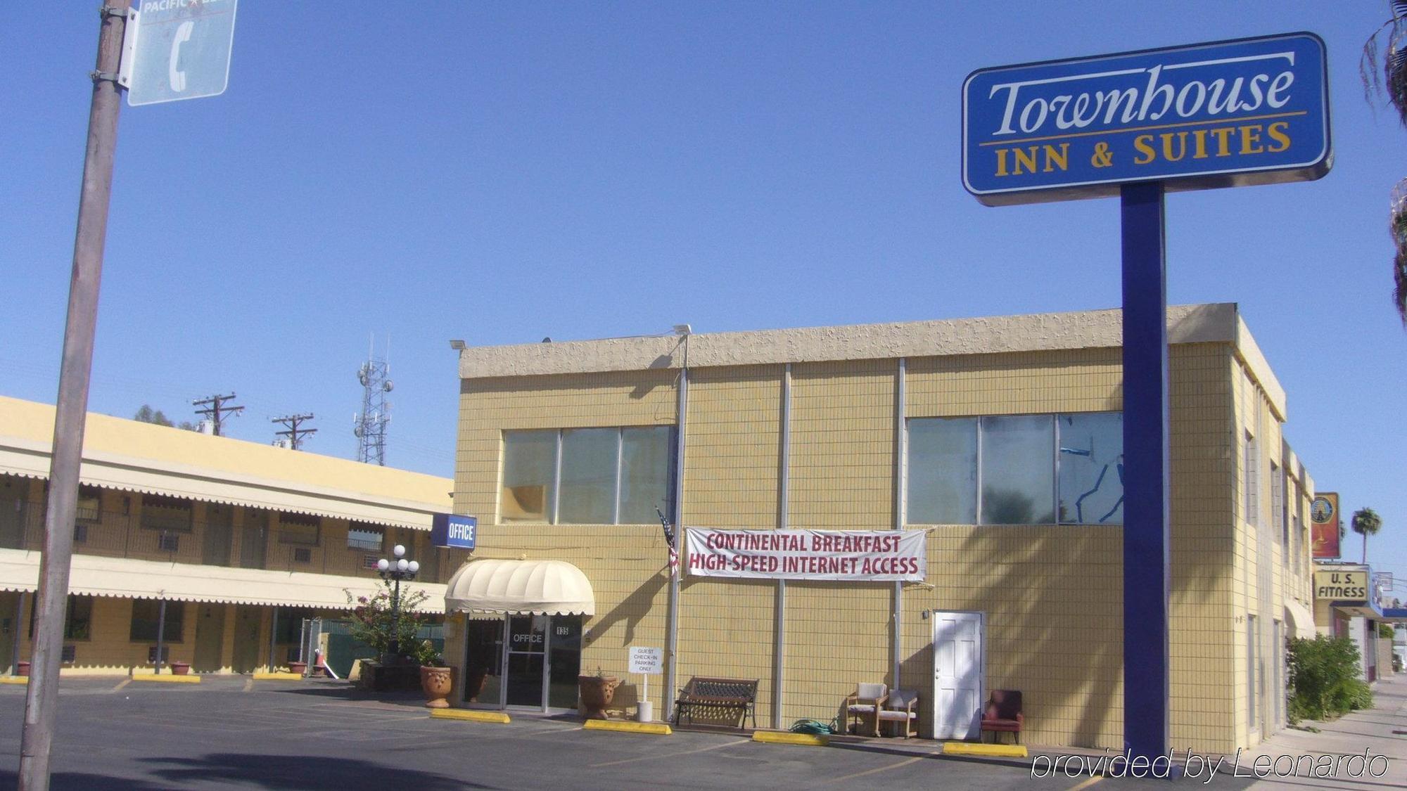 Townhouse Inn And Suites Brawley Kültér fotó