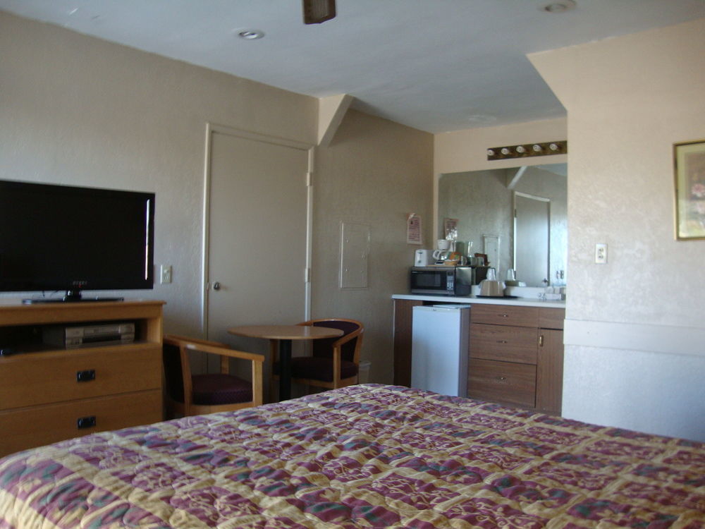 Townhouse Inn And Suites Brawley Kültér fotó