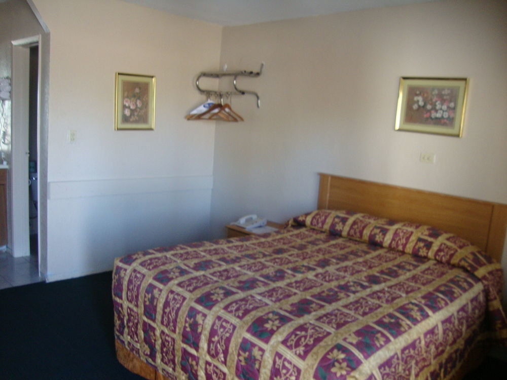 Townhouse Inn And Suites Brawley Kültér fotó