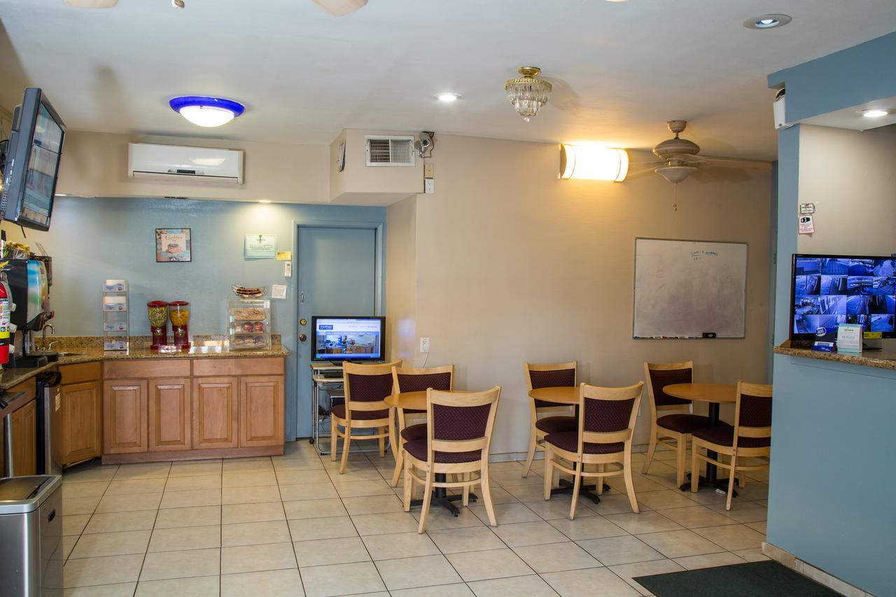 Townhouse Inn And Suites Brawley Kültér fotó