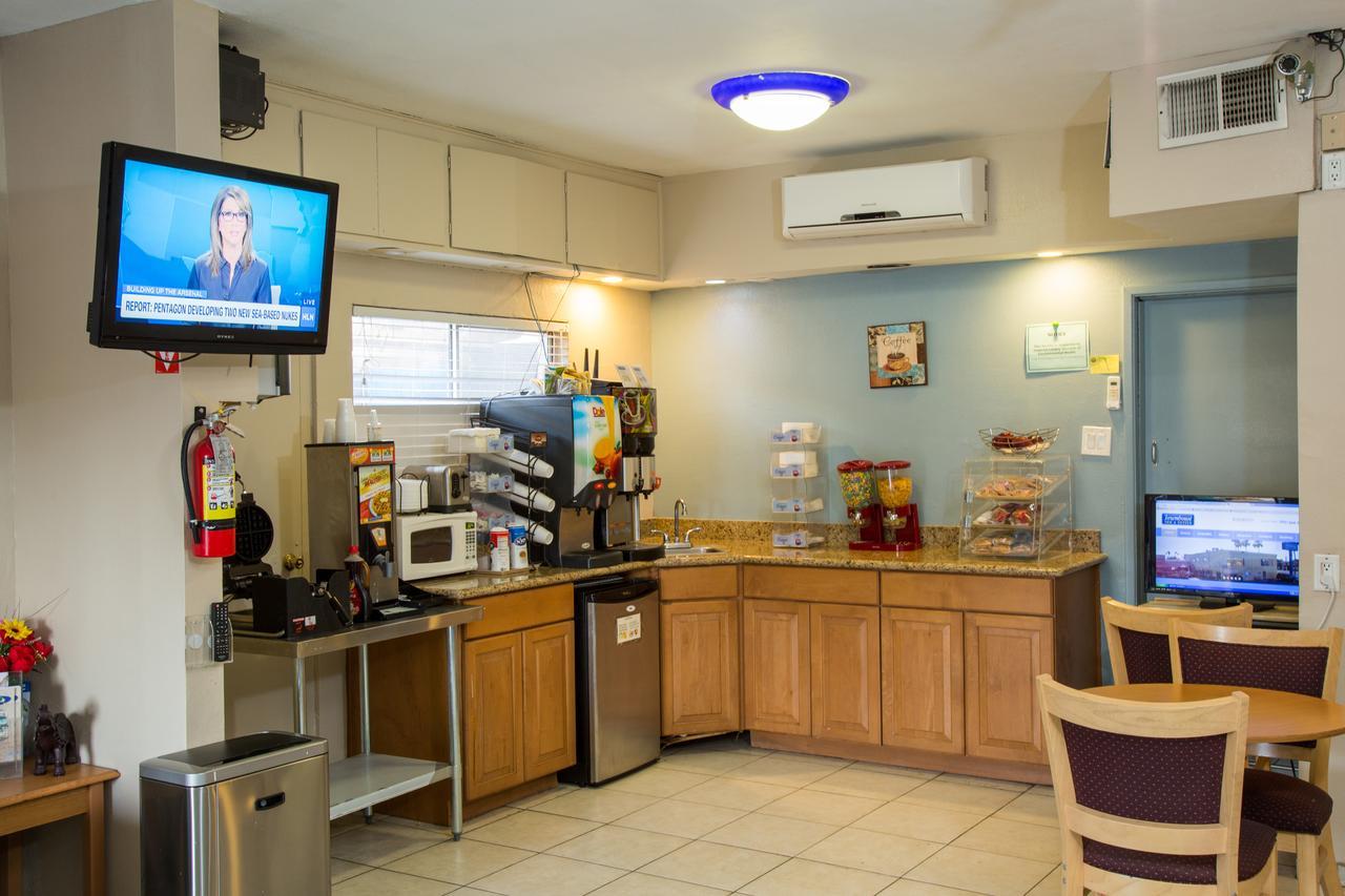 Townhouse Inn And Suites Brawley Kültér fotó