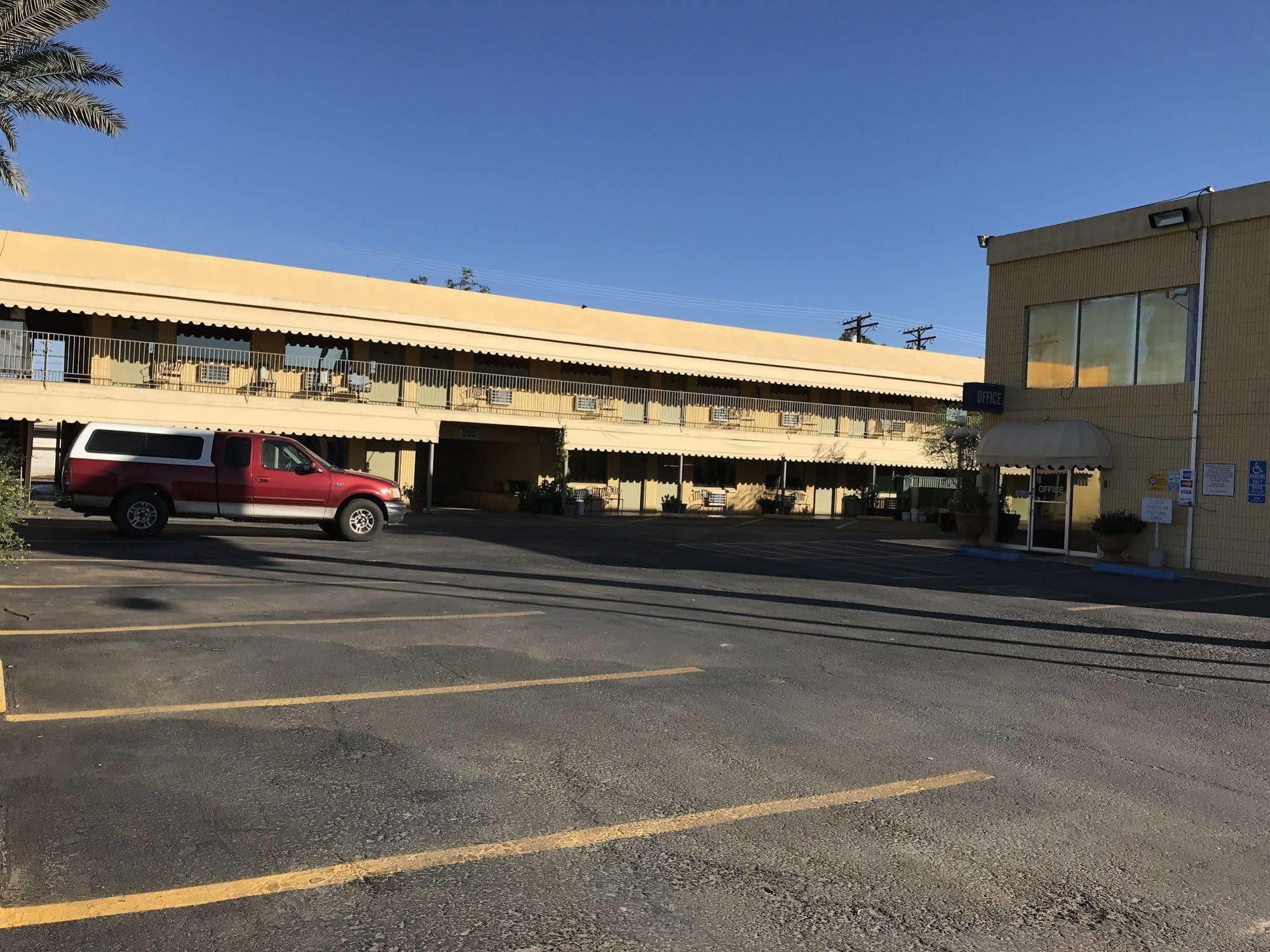 Townhouse Inn And Suites Brawley Kültér fotó