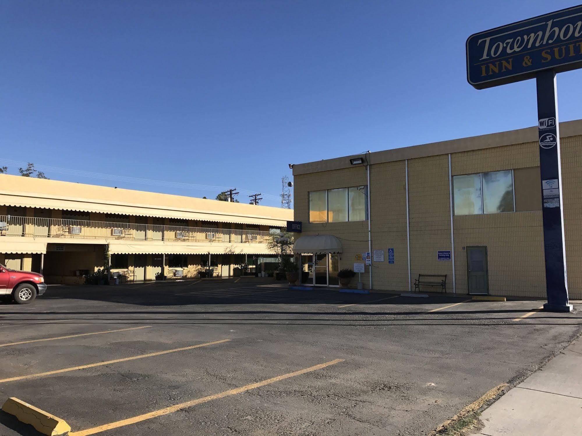 Townhouse Inn And Suites Brawley Kültér fotó