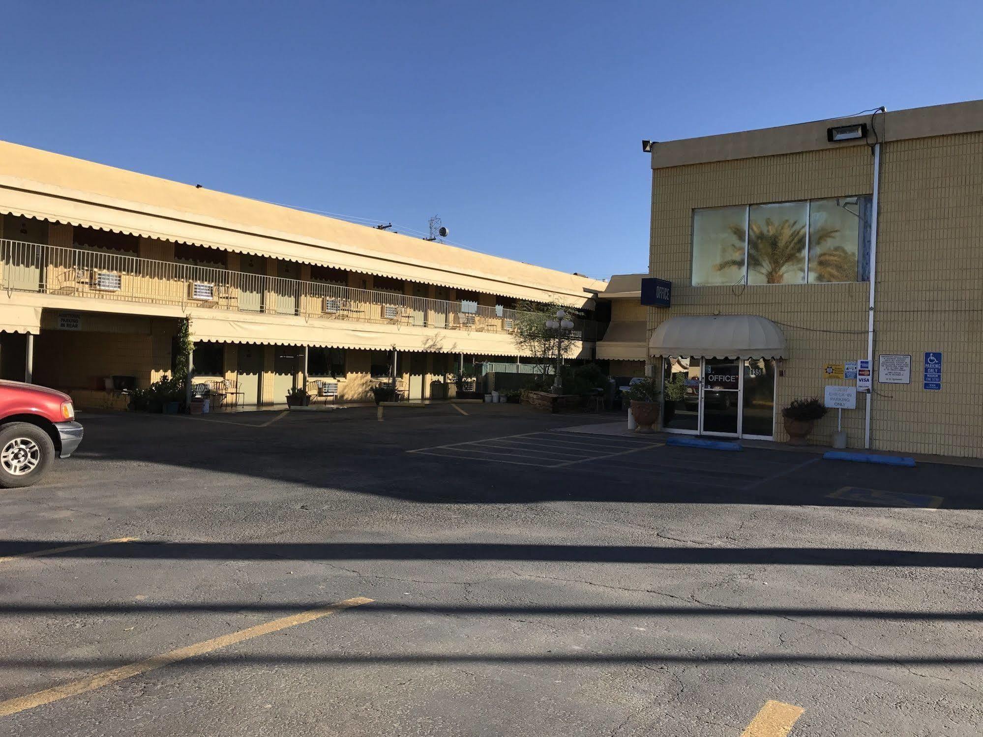 Townhouse Inn And Suites Brawley Kültér fotó