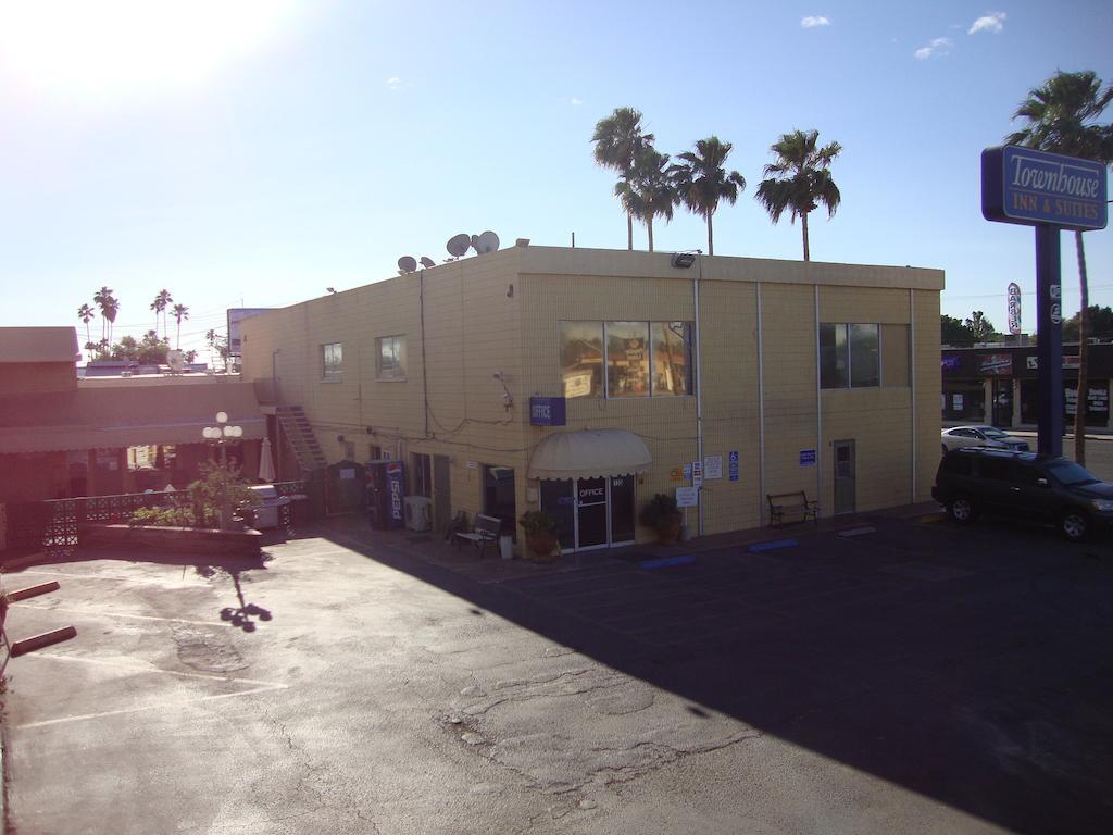 Townhouse Inn And Suites Brawley Kültér fotó